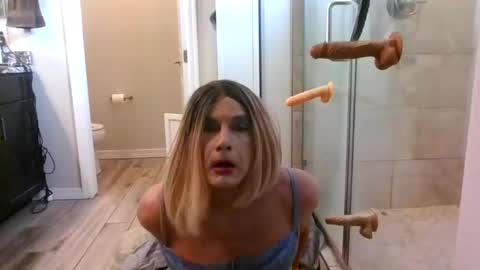 Snapshot of sissyandi38 chatting on May 18, 2026, 12:40 am wants to suck cock online show from May 18, 2026, 12:40 am