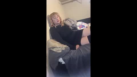 Snapshot of sissywhiteb chatting on April 26, 2026, 4:21 am sissywhiteb online show from April 26, 2026, 4:21 am