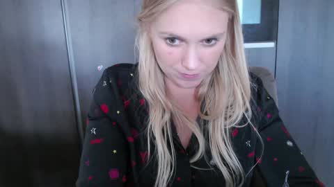 Elise online show from September 15, 2025, 12:05 pm
