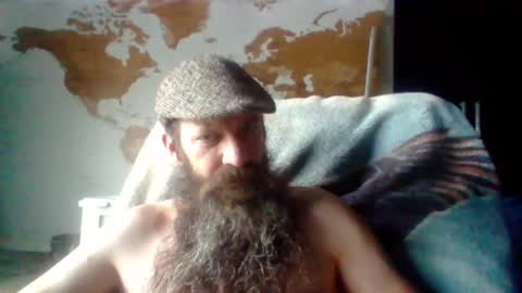 sitonmybeardxxx online show from June 7, 2026, 7:28 pm