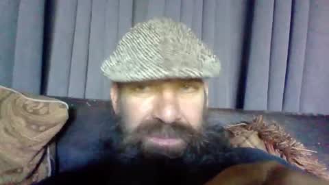 sitonmybeardxxx online show from June 9, 2026, 5:02 pm