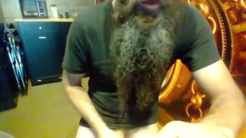 sitonmybeardxxx online show from July 8, 2026, 12:26 am