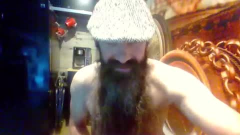 sitonmybeardxxx online show from July 17, 2026, 4:45 pm