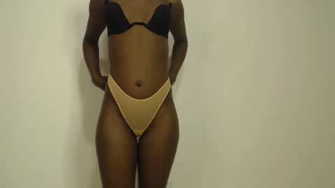 sizzly_ass online show from May 17, 2026, 1:18 pm