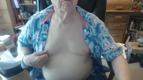 Snapshot of sjbottomboi chatting on October 7, 2025, 8:39 pm sjbottomboi online show from October 7, 2025, 8:39 pm