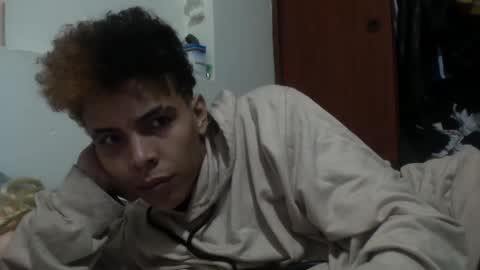 skady_coronado online show from February 11, 2025, 4:01 am