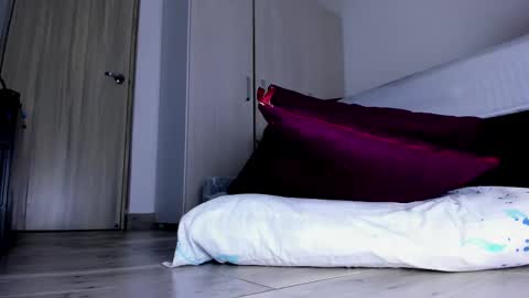 Snapshot of skarletsexy chatting on October 20, 2025, 3:40 am Skarlet online show from October 20, 2025, 3:40 am