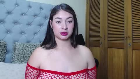Snapshot of skarlett_36 chatting on May 4, 2026, 2:46 pm skarlett_36 online show from May 4, 2026, 2:46 pm