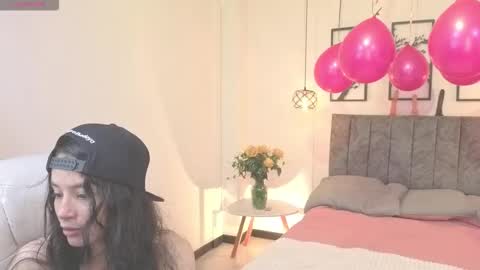 Snapshot of skarlette_brown chatting on February 15, 2026, 3:47 am Skarlette online show from February 15, 2026, 3:47 am