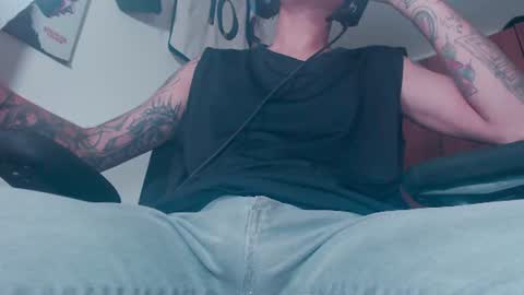 Snapshot of skateboy444 chatting on June 19, 2026, 6:07 am king online show from June 19, 2026, 6:07 am