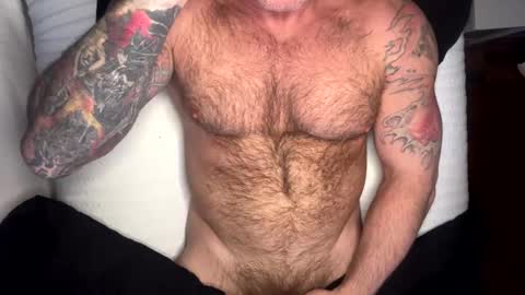 Snapshot of skimaskedbeef chatting on February 2, 2025, 1:23 am BEEF online show from February 2, 2025, 1:23 am