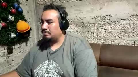 Snapshot of skinhell chatting on July 1, 2026, 4:25 am Elias online show from July 1, 2026, 4:25 am