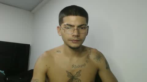 Snapshot of skinny_badboy chatting on February 9, 2026, 4:05 am E R O S online show from February 9, 2026, 4:05 am