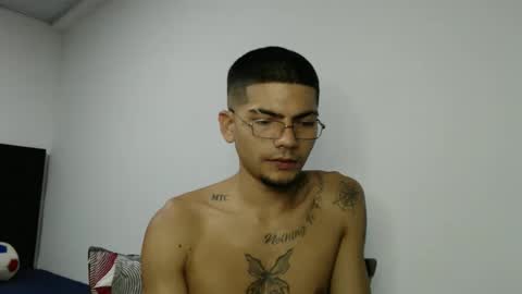 Snapshot of skinny_badboy chatting on February 11, 2026, 3:22 am E R O S online show from February 11, 2026, 3:22 am