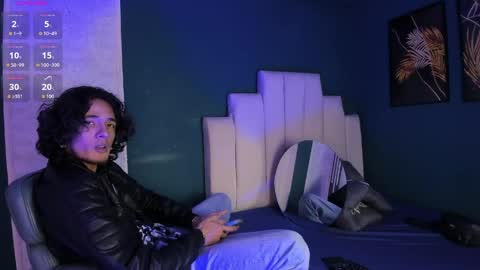 Snapshot of skinny_mac_ chatting on May 15, 2026, 7:43 pm Mac online show from May 15, 2026, 7:43 pm