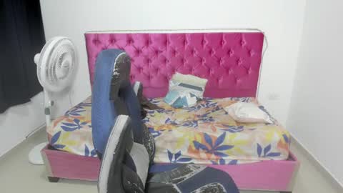 Snapshot of skinny_sam23 chatting on June 17, 2026, 7:11 am sam online show from June 17, 2026, 7:11 am