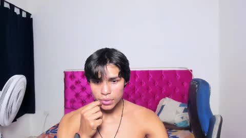 Snapshot of skinny_sam23 chatting on July 5, 2026, 4:19 am sam online show from July 5, 2026, 4:19 am