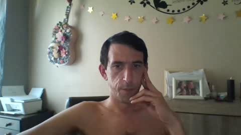Snapshot of skinnybigcock2 chatting on June 23, 2026, 2:37 pm SkinnyBigCock2 online show from June 23, 2026, 2:37 pm