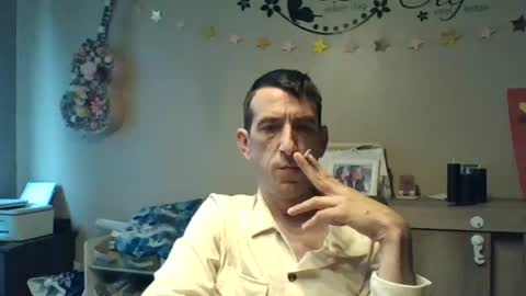 Snapshot of skinnybigcock2 chatting on July 5, 2026, 5:25 am SkinnyBigCock2 online show from July 5, 2026, 5:25 am