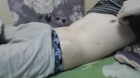 Snapshot of skinnycuteman chatting on February 5, 2025, 1:47 am skinnycuteb0y online show from February 5, 2025, 1:47 am