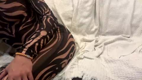 skinnydirtycouple online show from July 27, 2026, 2:29 am