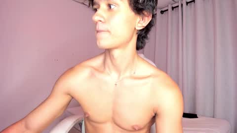 skinnydreamer online show from September 18, 2025, 5:20 am