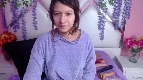 Snapshot of skinnyhorny_ chatting on December 3, 2024, 2:14 am  SKINNYHORNY   online show from December 3, 2024, 2:14 am
