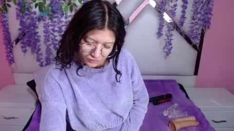 Snapshot of skinnyhorny_ chatting on December 21, 2024, 3:25 am  SKINNYHORNY   online show from December 21, 2024, 3:25 am
