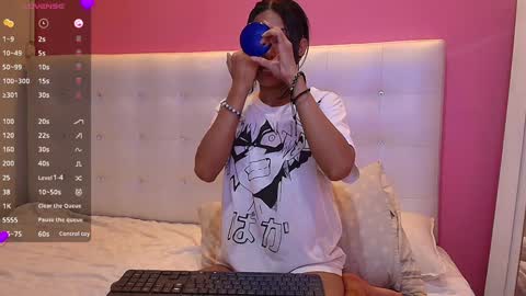 Karla  online show from February 6, 2025, 9:11 am