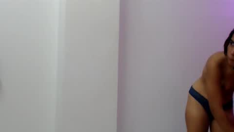 sofia online show from October 24, 2025, 1:51 pm