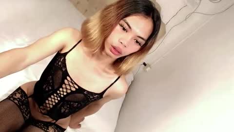 skinnytrans69 online show from May 19, 2026, 3:29 pm