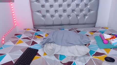 Snapshot of skinnyy_andtight chatting on December 12, 2024, 4:32 pm Alexa online show from December 12, 2024, 4:32 pm