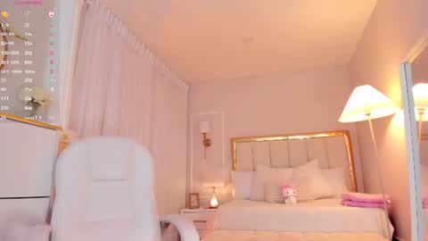 Snapshot of skinoffire__ chatting on July 2, 2026, 3:23 am Leah online show from July 2, 2026, 3:23 am