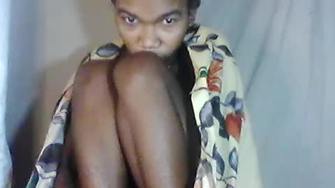Snapshot of skinygirl2 chatting on June 14, 2026, 3:52 am skinygirl2 online show from June 14, 2026, 3:52 am