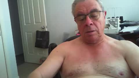 Snapshot of skipper1970 chatting on December 14, 2025, 2:50 am Skipper1970 online show from December 14, 2025, 2:50 am