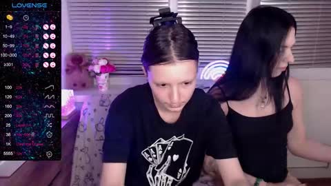 Iska Im genderfluid theyheshenot use ht have reasons and Mia my t-gf sheher online show from November 3, 2025, 3:24 pm