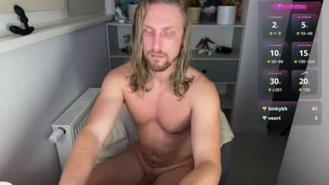 Snapshot of sky_guy25 chatting on June 22, 2026, 8:50 pm sky_guy25 online show from June 22, 2026, 8:50 pm