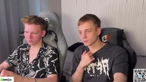 sky_hunter online show from April 25, 2026, 2:03 pm