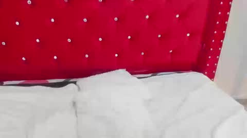 sky_ls online show from September 17, 2025, 4:08 pm