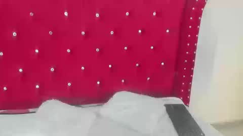 sky_ls online show from September 22, 2025, 3:36 pm