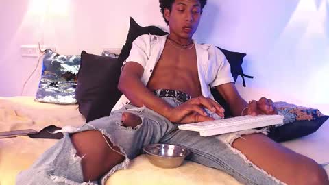 Snapshot of sky_walkerss chatting on February 20, 2026, 2:41 am sky_walkerss online show from February 20, 2026, 2:41 am