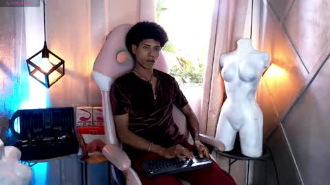 Snapshot of sky_walkerss chatting on April 2, 2026, 5:32 pm sky_walkerss online show from April 2, 2026, 5:32 pm