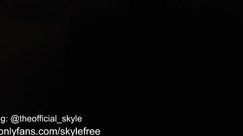 Snapshot of skyblu1 chatting on December 27, 2024, 2:04 am SKYLE online show from December 27, 2024, 2:04 am