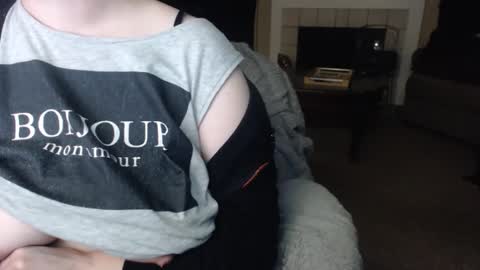 Snapshot of skyblu1 chatting on March 5, 2026, 5:14 am SKYLE online show from March 5, 2026, 5:14 am