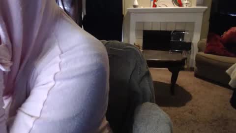 Snapshot of skyblu1 chatting on April 9, 2026, 10:26 pm SKYLE online show from April 9, 2026, 10:26 pm