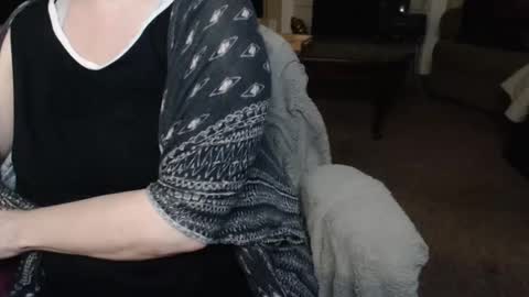 Snapshot of skyblu1 chatting on April 11, 2026, 4:06 am SKYLE online show from April 11, 2026, 4:06 am