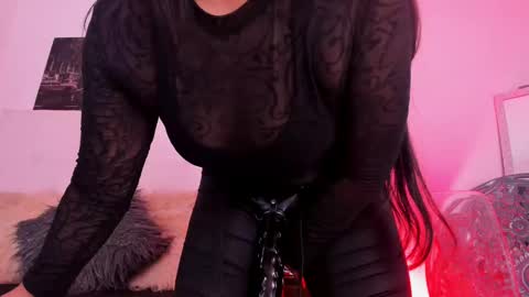 skydarkblue online show from February 3, 2025, 5:40 am