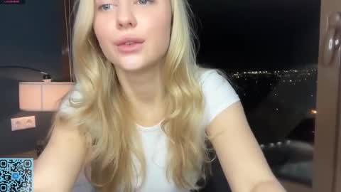 Snapshot of skyeveil chatting on November 2, 2025, 7:05 pm Skye online show from November 2, 2025, 7:05 pm