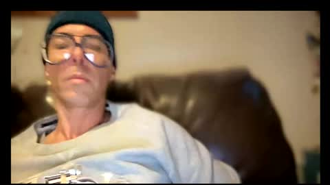 Snapshot of skyfly333 chatting on April 30, 2026, 4:46 pm IAN HARD online show from April 30, 2026, 4:46 pm