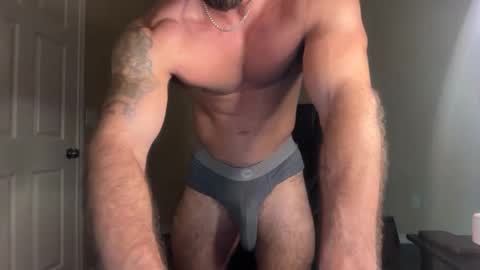Snapshot of skylerflexes chatting on August 6, 2026, 9:06 pm Skyler Flexes online show from August 6, 2026, 9:06 pm